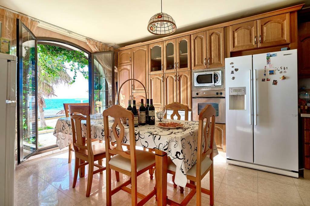 Villa Casa De Sueno En La Playa Adra Esterno foto