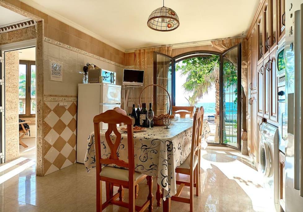 Villa Casa De Sueno En La Playa Adra Esterno foto